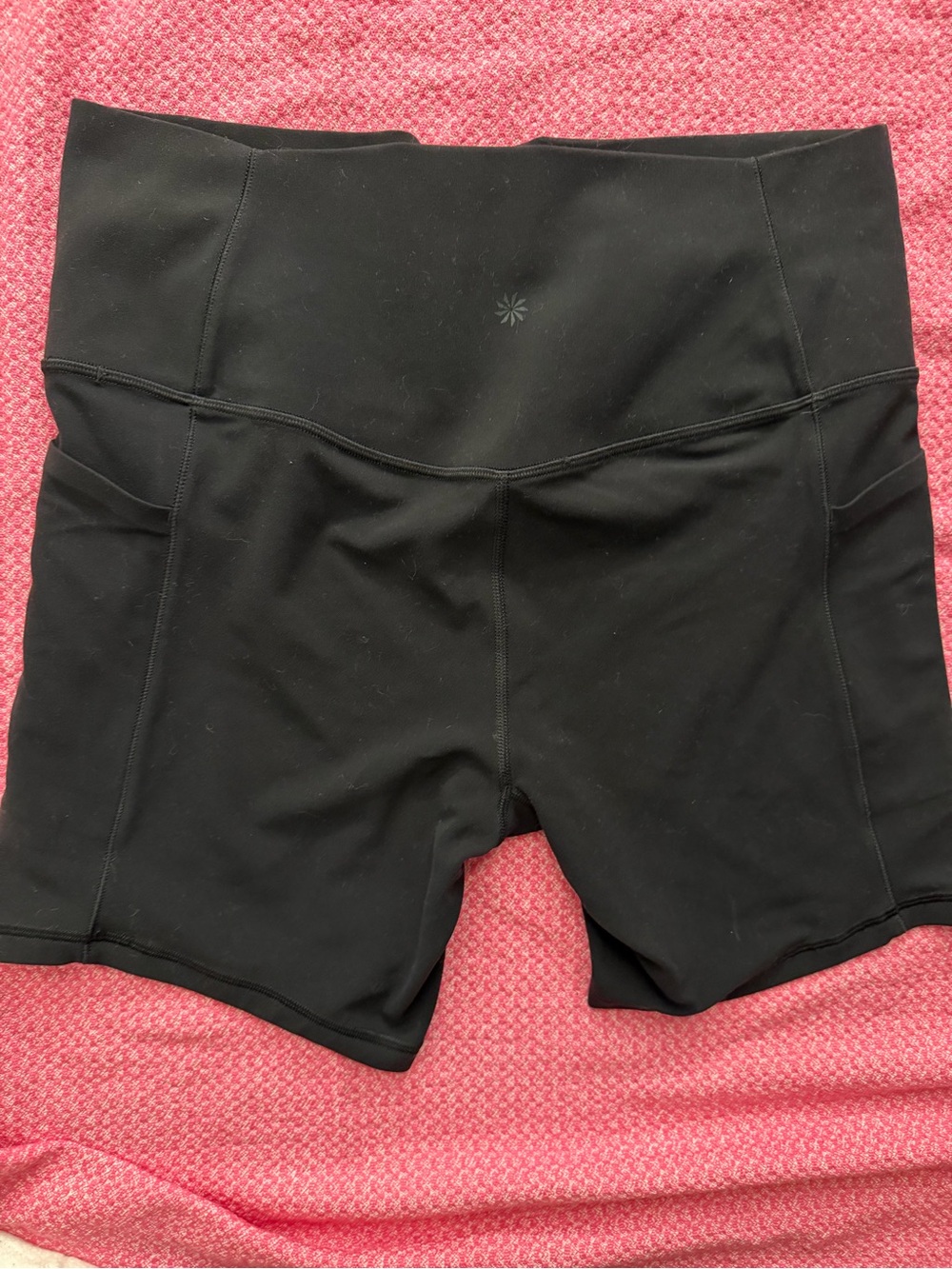 Athleta Salutation Stash Pocket II 7” Shorts Black Size Large - Picture 2 of 4